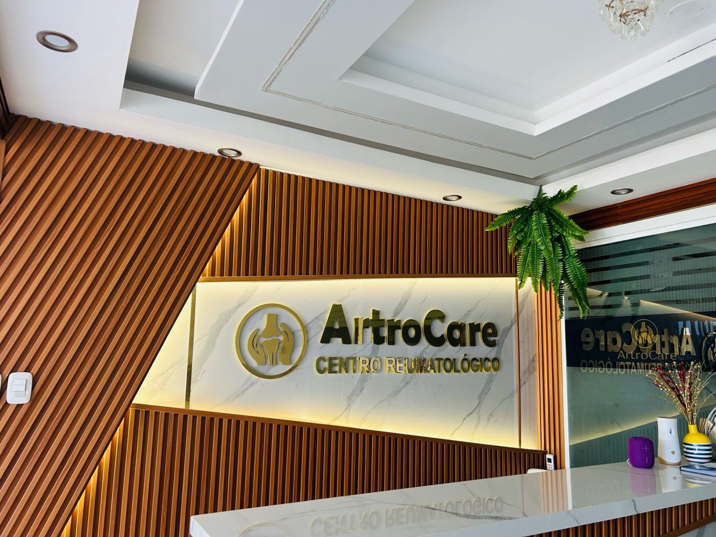 Letrero de ArtroCare en la recepción